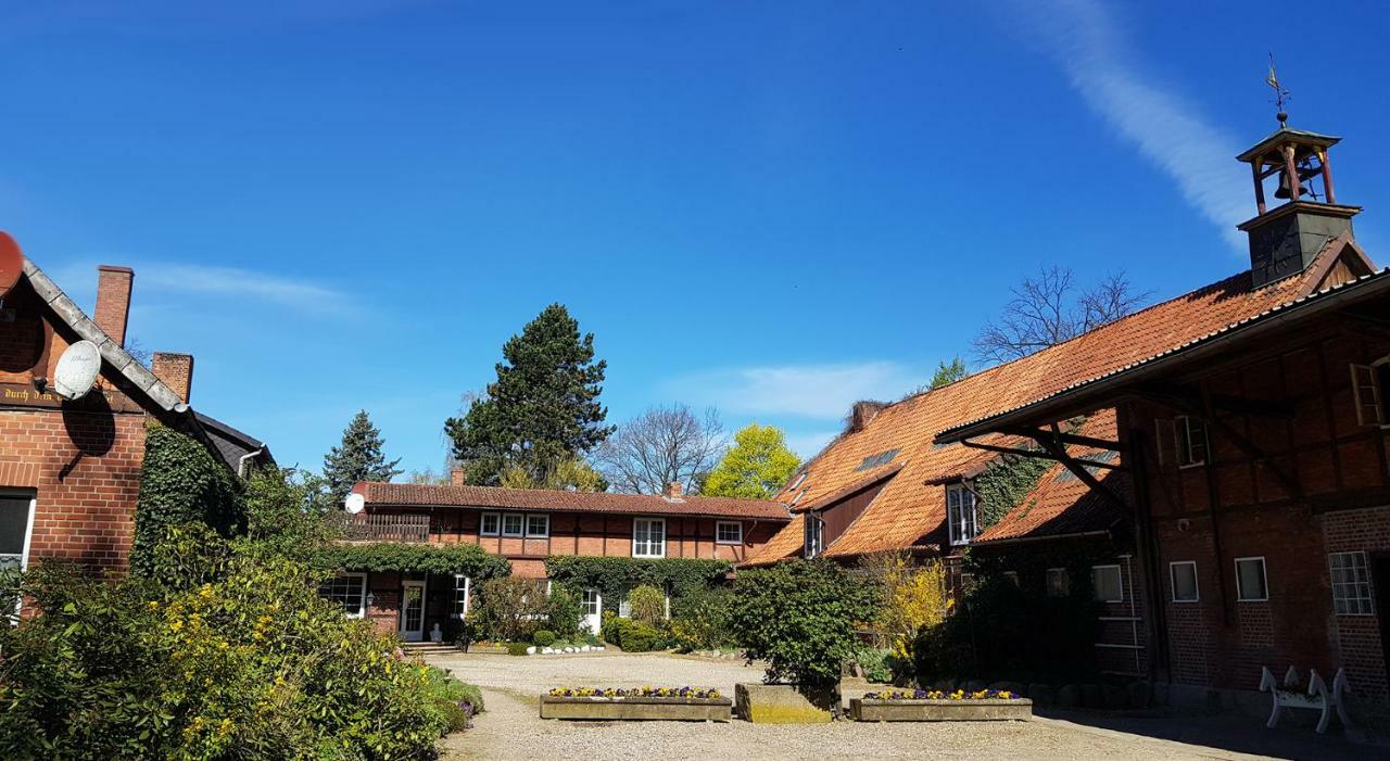Grosse, Helle Ferienwohnung Mit 2 Balkonen Auf Dem Bauernhof In Der Lueneburger Heide Oetzen Exteriör bild