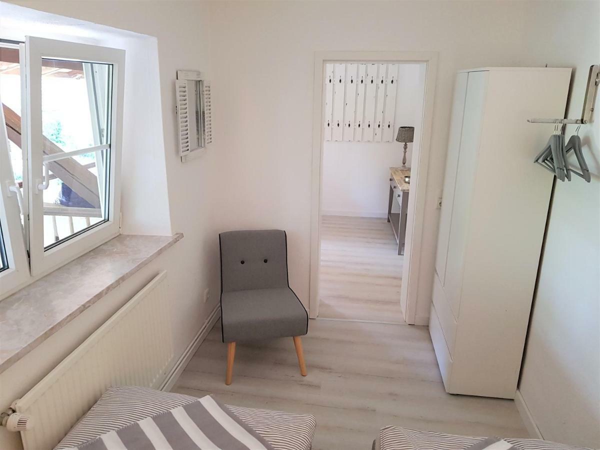 Grosse, Helle Ferienwohnung Mit 2 Balkonen Auf Dem Bauernhof In Der Lueneburger Heide Oetzen Exteriör bild