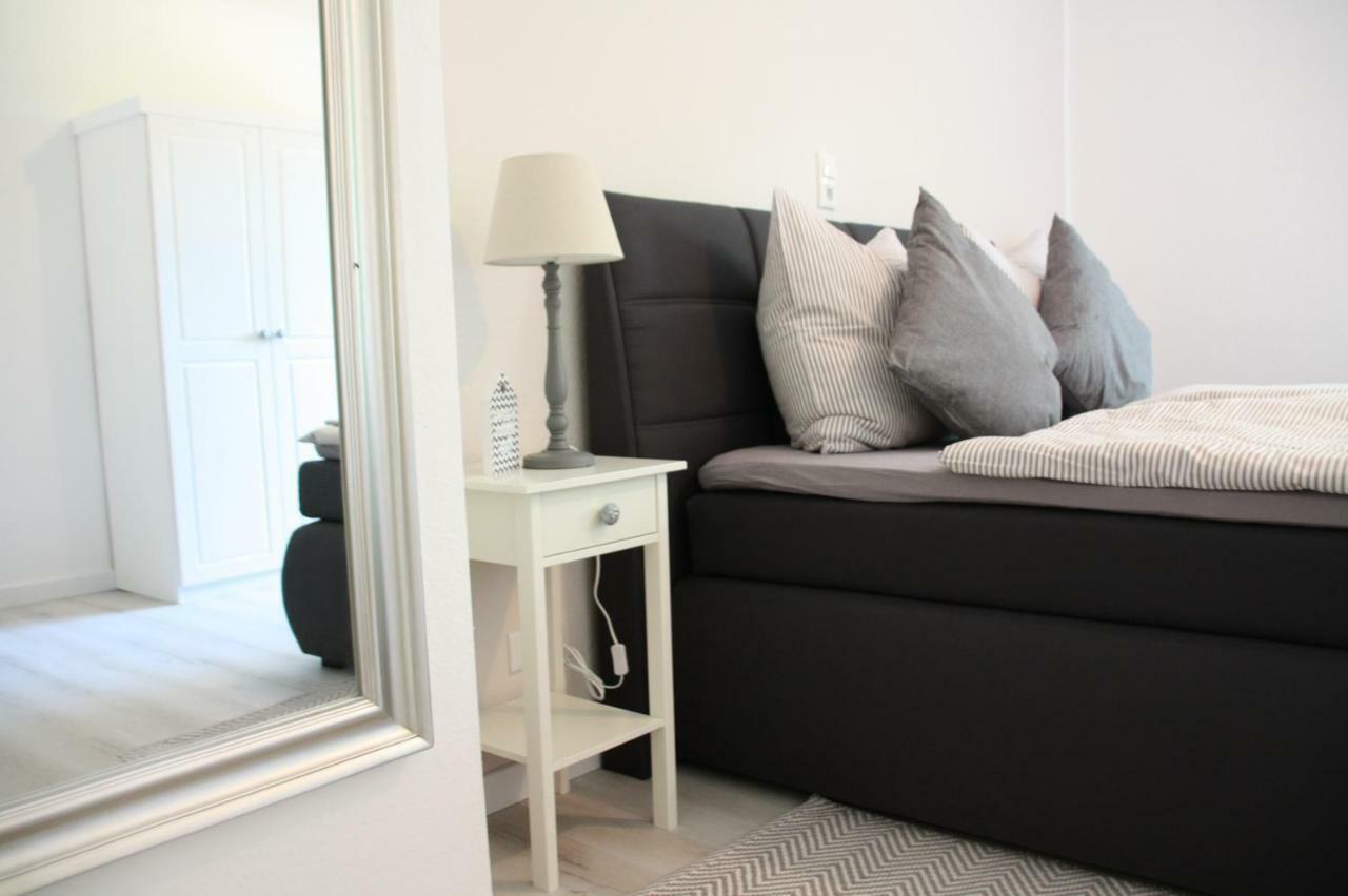 Grosse, Helle Ferienwohnung Mit 2 Balkonen Auf Dem Bauernhof In Der Lueneburger Heide Oetzen Exteriör bild