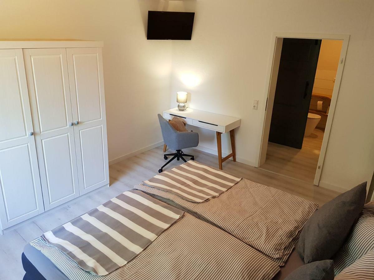 Grosse, Helle Ferienwohnung Mit 2 Balkonen Auf Dem Bauernhof In Der Lueneburger Heide Oetzen Exteriör bild