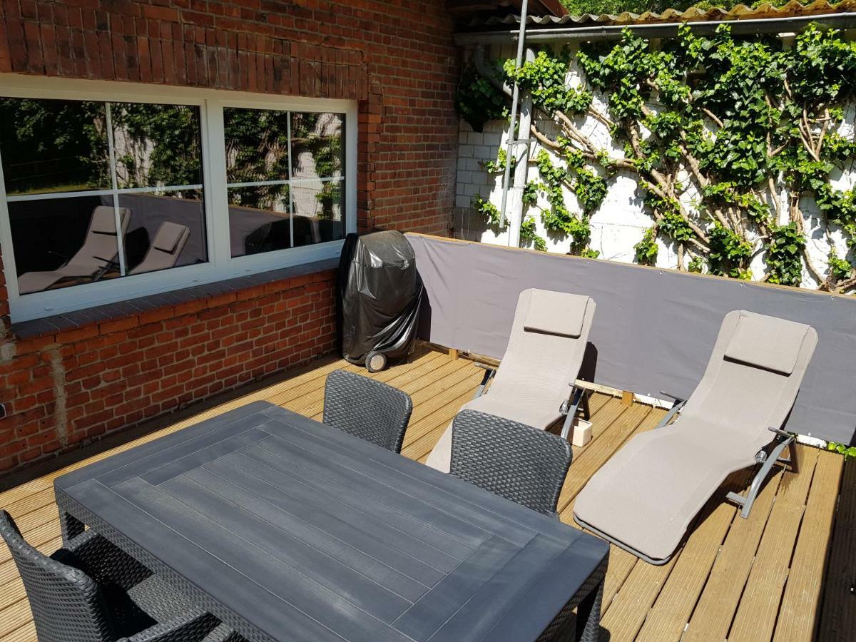 Grosse, Helle Ferienwohnung Mit 2 Balkonen Auf Dem Bauernhof In Der Lueneburger Heide Oetzen Exteriör bild