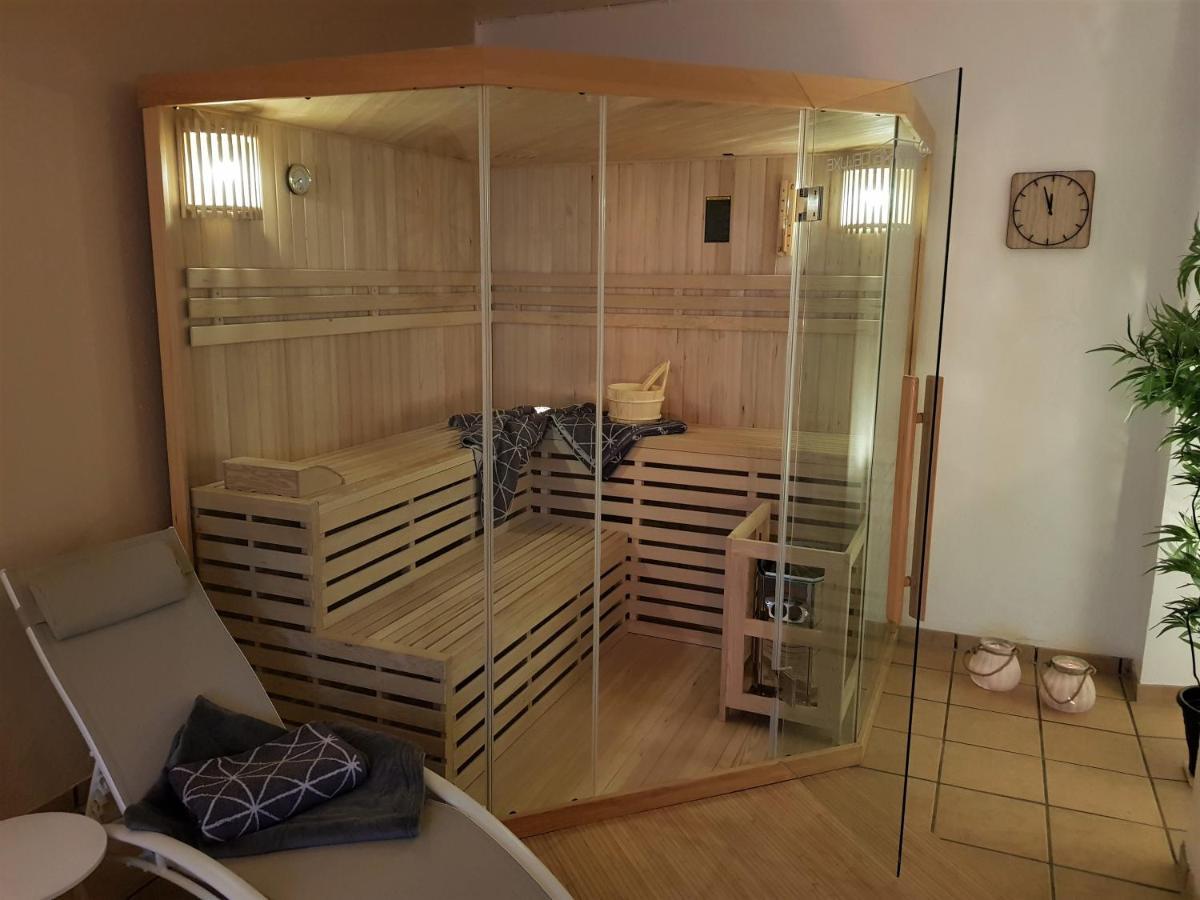 Grosse, Helle Ferienwohnung Mit 2 Balkonen Auf Dem Bauernhof In Der Lueneburger Heide Oetzen Exteriör bild