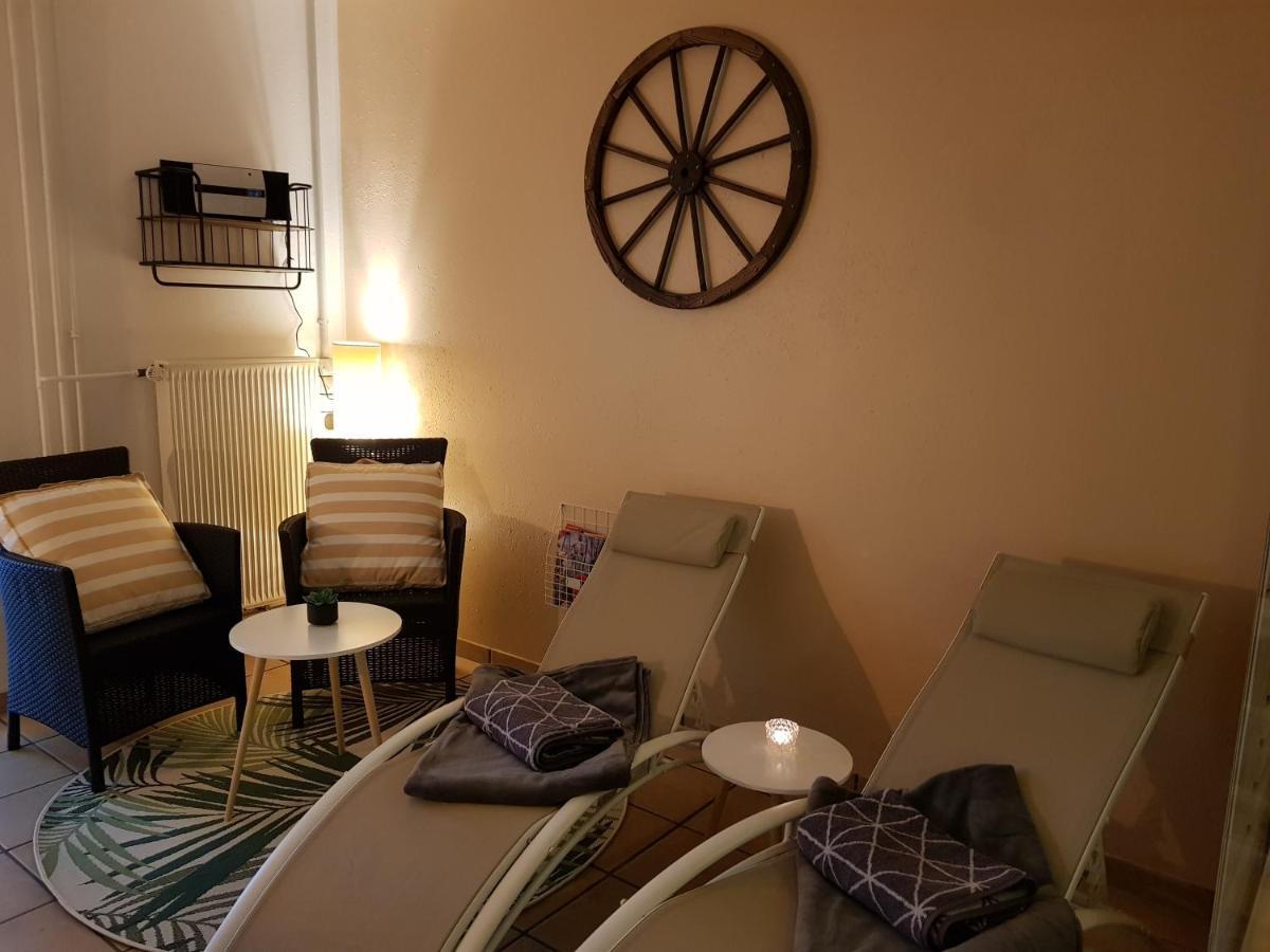 Grosse, Helle Ferienwohnung Mit 2 Balkonen Auf Dem Bauernhof In Der Lueneburger Heide Oetzen Exteriör bild